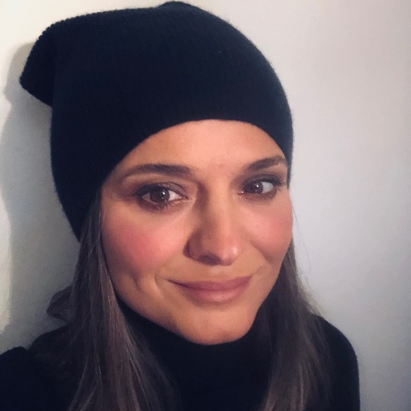 Meet your Posher, Angela - Picture 2 of 2